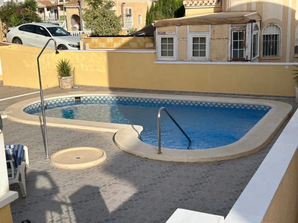 Chalet adosado en calle República Dominicana, 2 a