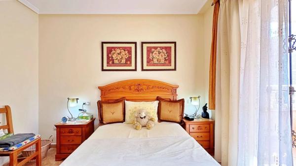 Chalet pareado en calle Comino