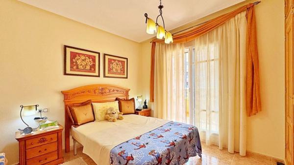 Chalet pareado en calle Comino