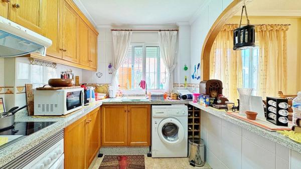 Chalet pareado en calle Comino