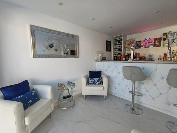 Casa independiente en calle Venezuela, 2