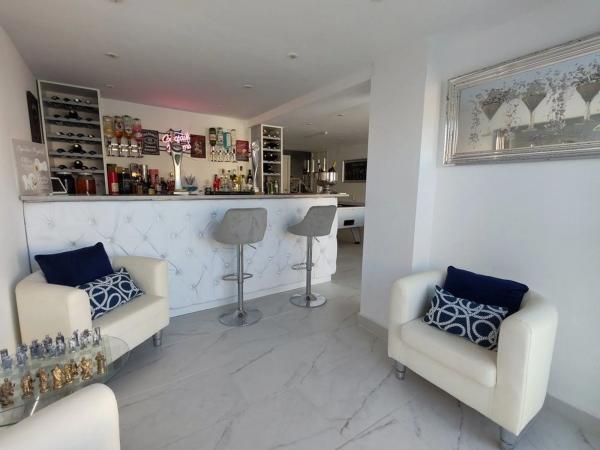 Casa independiente en calle Venezuela, 2