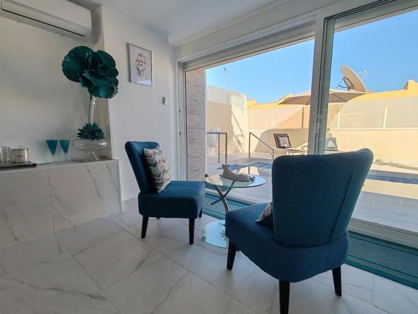 Casa independiente en calle Venezuela, 2