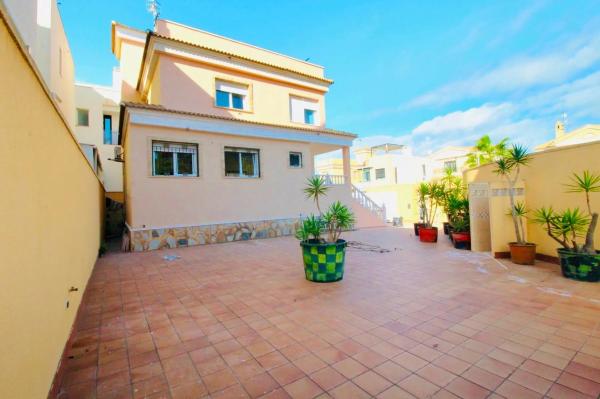 Chalet en Barrio Villamartín-Las Filipinas