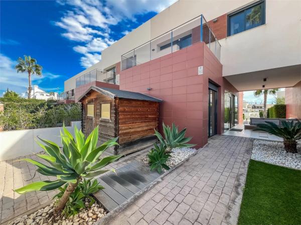 Chalet adosado en calle Paso de Calais