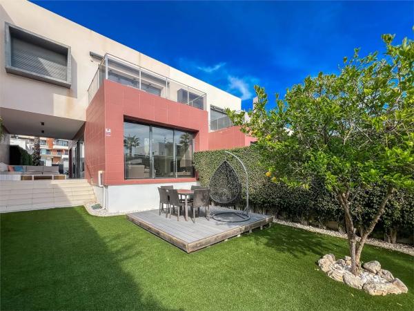 Chalet adosado en calle Paso de Calais