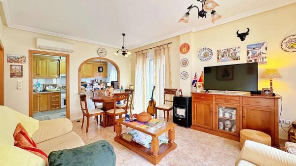 Chalet adosado en calle Comino s/n