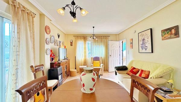 Chalet adosado en calle Comino s/n