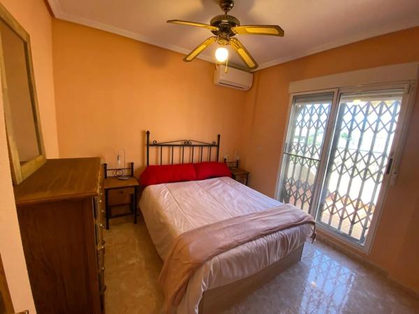 Chalet adosado en calle Torre de Pisa