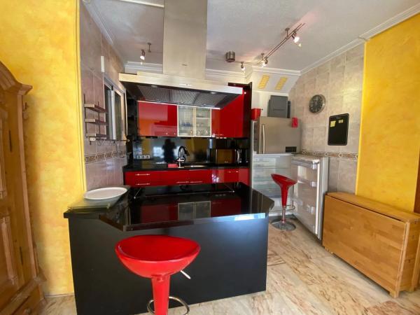 Chalet adosado en calle Torre de Pisa