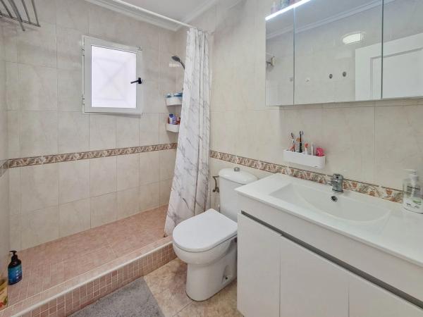 Chalet adosado en calle Pomelo