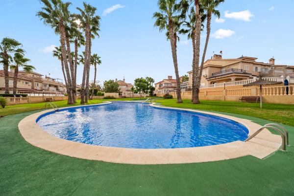 Piso en Polígono R-2 los Pinos