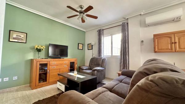 Chalet adosado en calle Abeto, 92