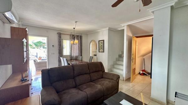 Chalet adosado en calle Abeto, 92