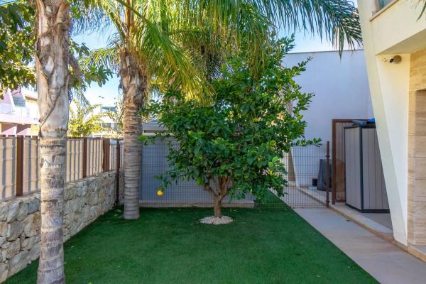 Chalet en calle Lila s/n