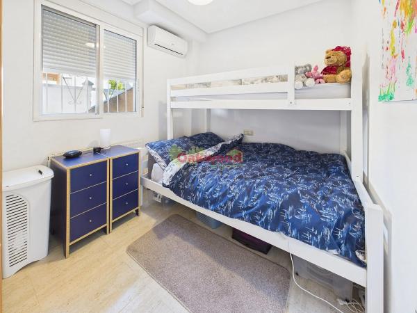 Chalet en calle Esparto