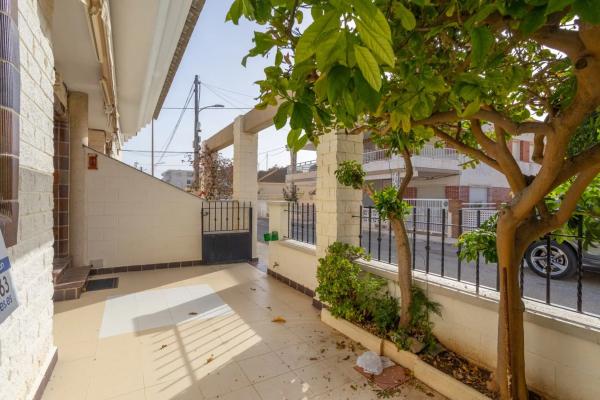 Chalet adosado en calle Pedro Sánchez