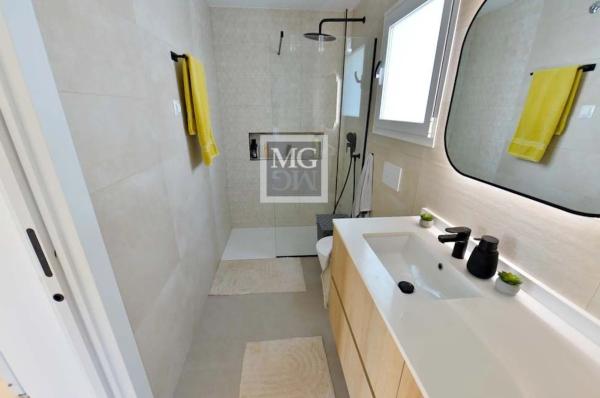 Chalet pareado en calle Comunidad Castellano-Manchega