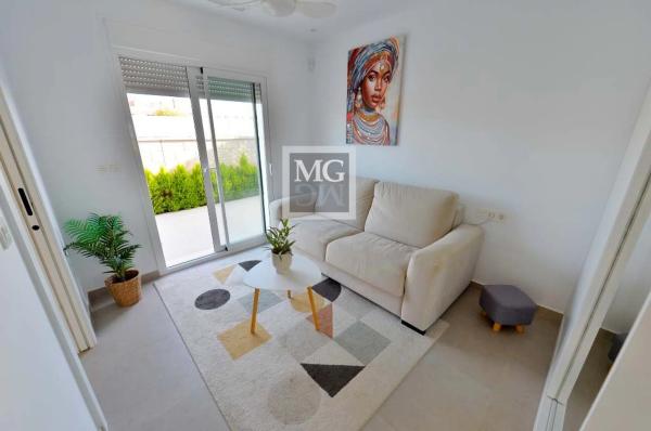 Chalet pareado en calle Comunidad Castellano-Manchega