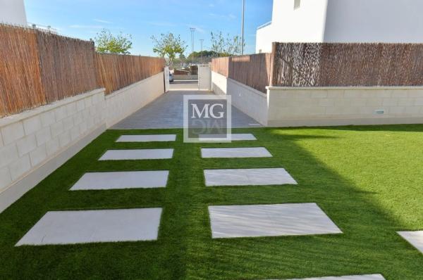 Chalet pareado en calle Comunidad Castellano-Manchega