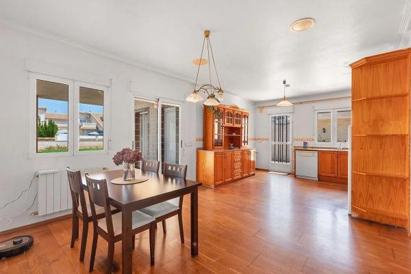 Chalet en Zona Pueblo