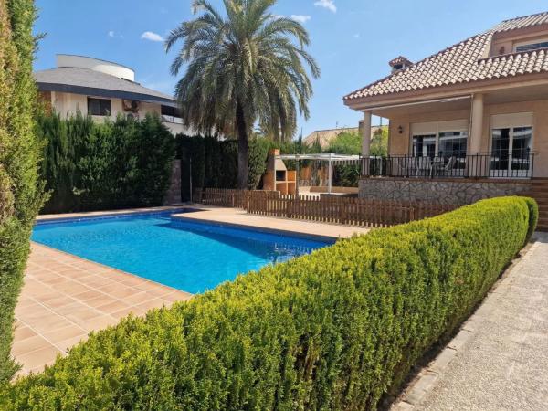 Chalet en Mil Palmeras