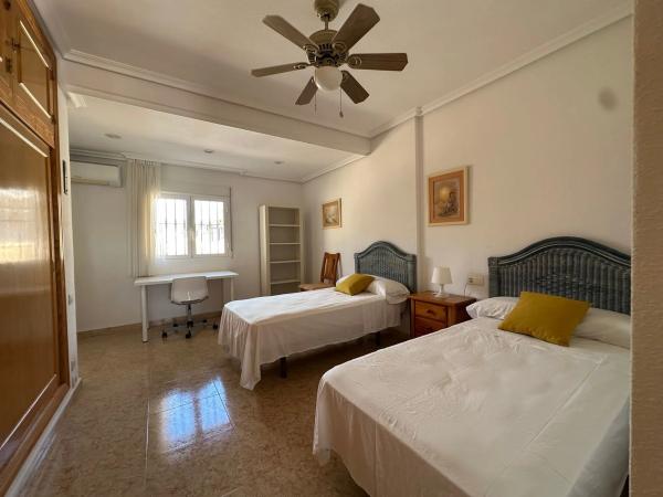 Chalet adosado en CL Estrella La, 31