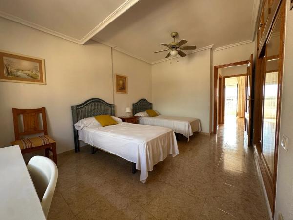 Chalet adosado en CL Estrella La, 31