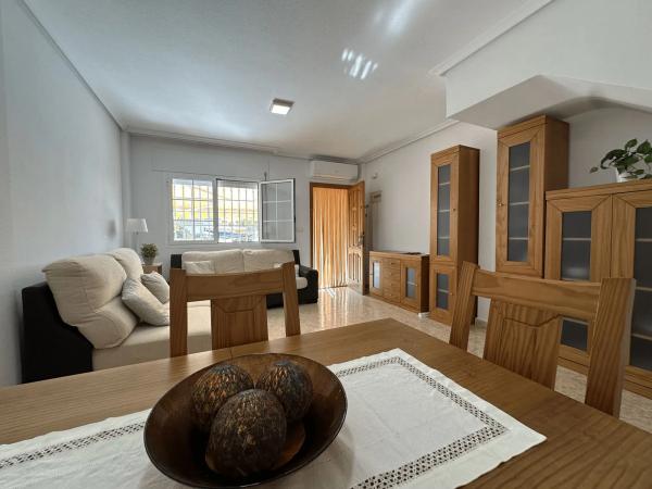 Chalet adosado en CL Estrella La, 31