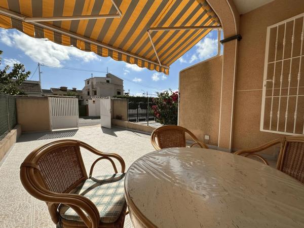 Chalet adosado en CL Estrella La, 31