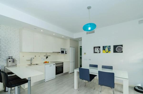 Chalet pareado en calle Pegaso, 62