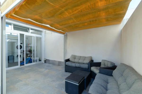 Chalet pareado en calle Pegaso, 62