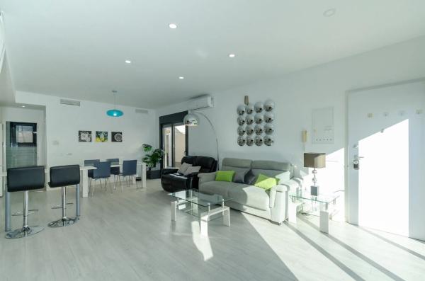 Chalet pareado en calle Pegaso, 62