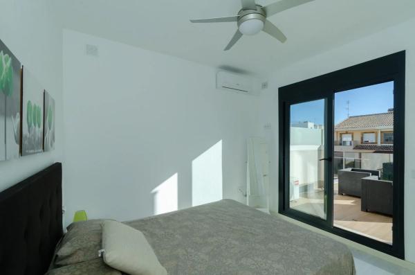 Chalet pareado en calle Pegaso, 62