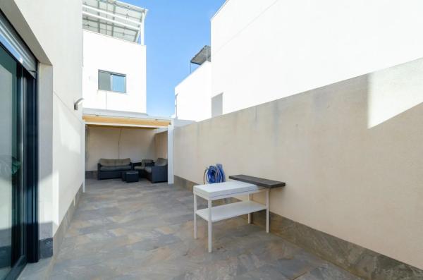 Chalet pareado en calle Pegaso, 62