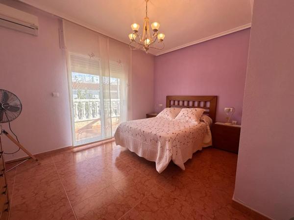 Chalet pareado en calle la Estrella