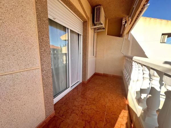 Chalet pareado en calle la Estrella