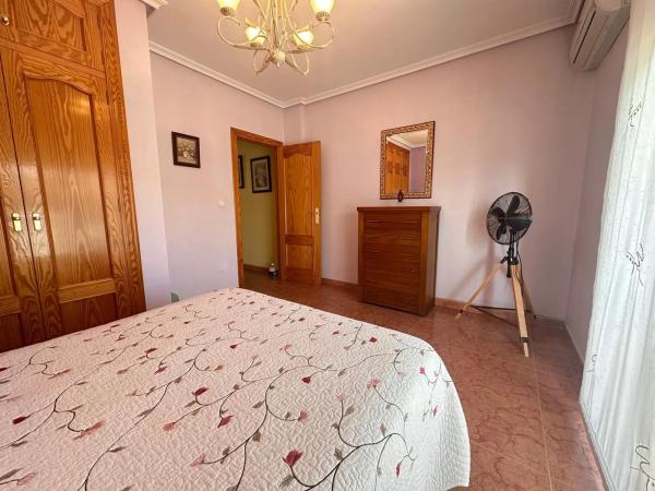 Chalet pareado en calle la Estrella