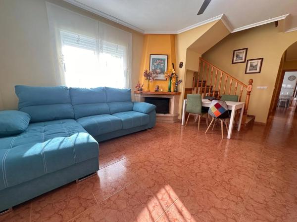 Chalet pareado en calle la Estrella