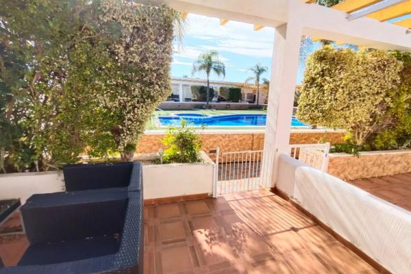 Chalet adosado en avenida de Suecia