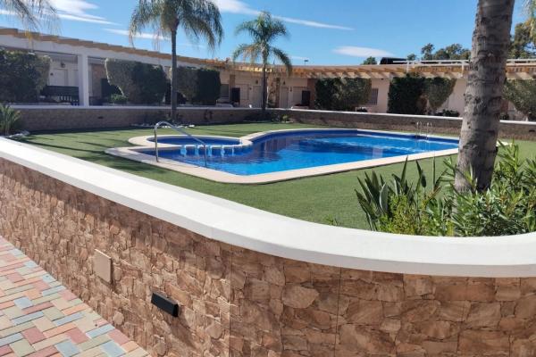 Chalet adosado en avenida de Suecia