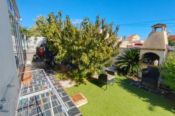 Chalet adosado en avenida de Suecia