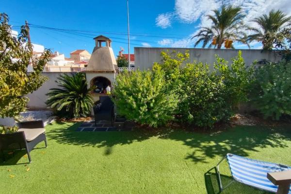 Chalet adosado en avenida de Suecia