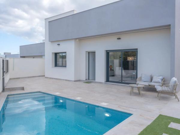 Casa independiente en calle Lentisco