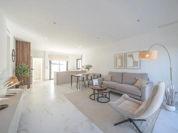 Casa independiente en calle Lentisco