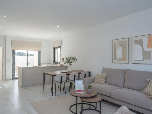 Casa independiente en calle Lentisco