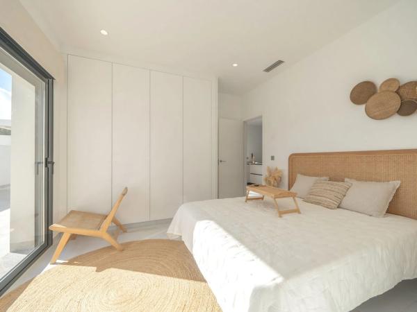 Casa independiente en calle Lentisco