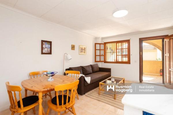 Chalet adosado en Radhus med trädgård och balkong i soligt läge s/n