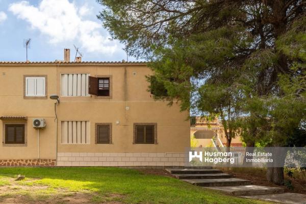 Chalet adosado en Radhus med trädgård och balkong i soligt läge s/n