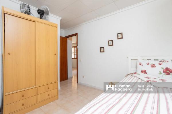 Chalet adosado en Radhus med trädgård och balkong i soligt läge s/n